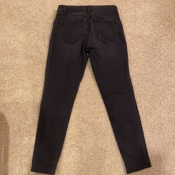 Ann Taylor LOFT Relaxed Skinny BLACK jeans. Size 27/4-Distressed stretchy fabric - Picture 5 of 10